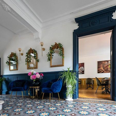 Hotel Des Dauphins Bourgoin-Jallieu Екстериор снимка