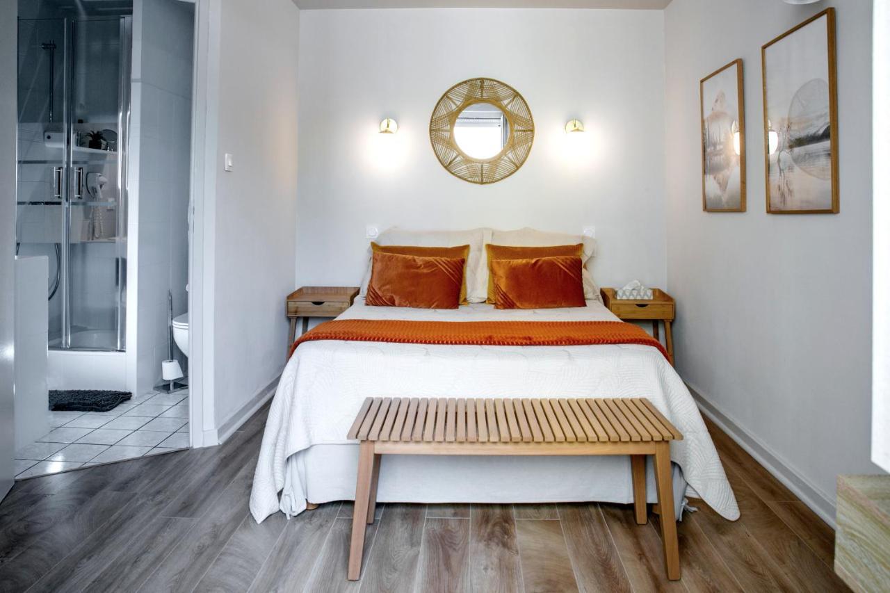 Hotel Des Dauphins Bourgoin-Jallieu Екстериор снимка
