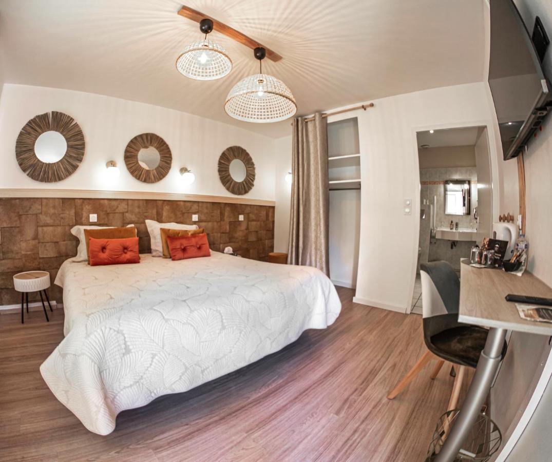 Hotel Des Dauphins Bourgoin-Jallieu Екстериор снимка
