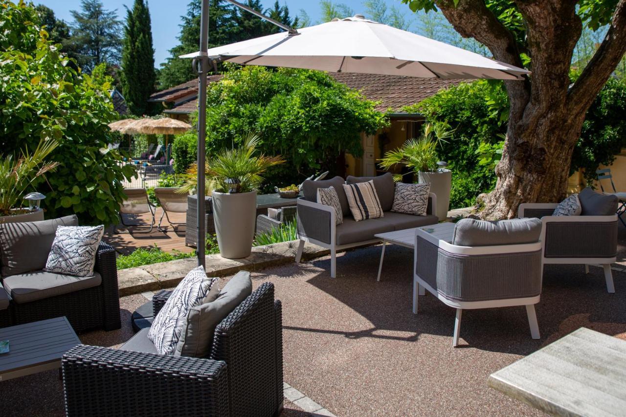 Hotel Des Dauphins Bourgoin-Jallieu Екстериор снимка